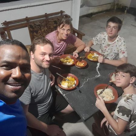 Sura Homestay Kandy Buitenkant foto