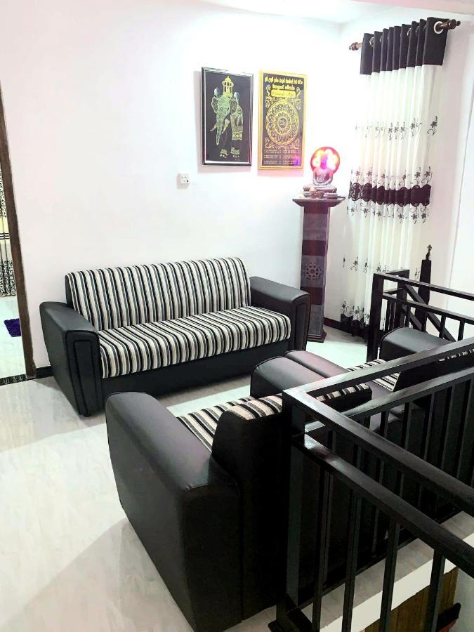 Sura Homestay Kandy Buitenkant foto