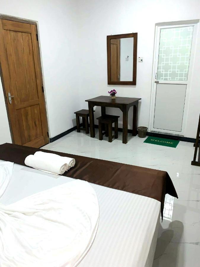 Sura Homestay Kandy Buitenkant foto