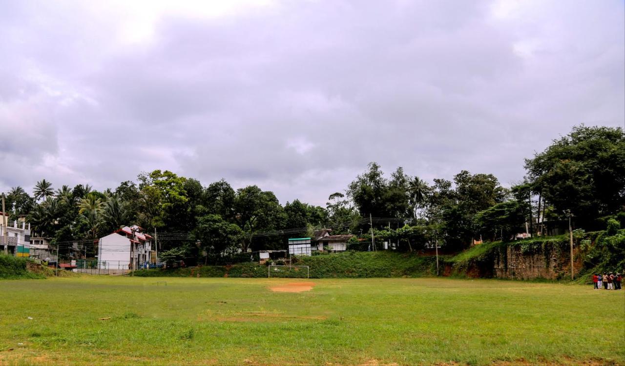 Sura Homestay Kandy Buitenkant foto