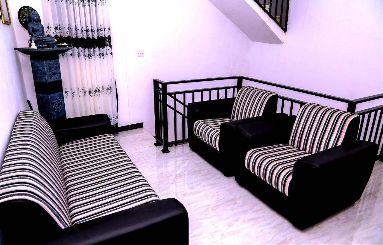 Sura Homestay Kandy Buitenkant foto