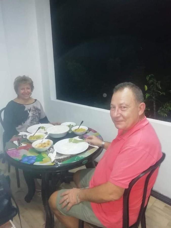 Sura Homestay Kandy Buitenkant foto
