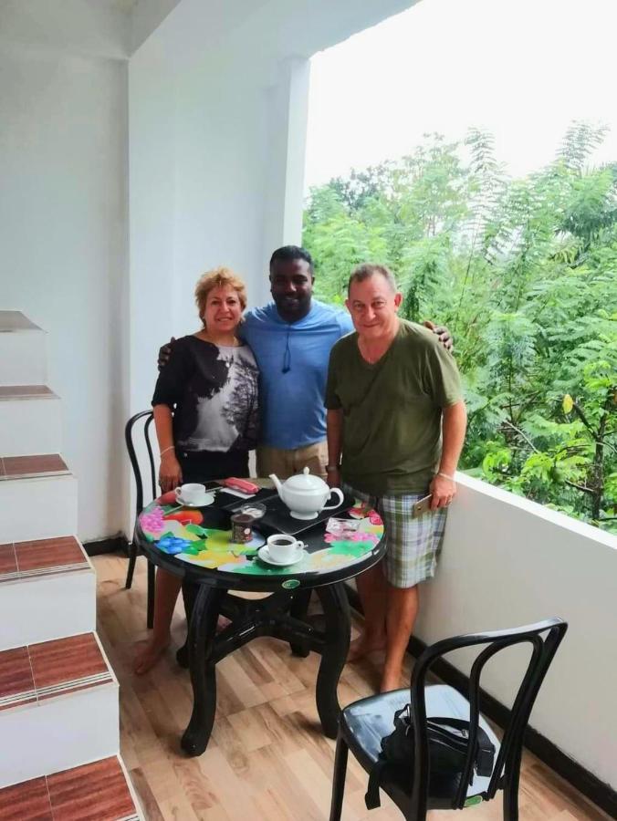 Sura Homestay Kandy Buitenkant foto