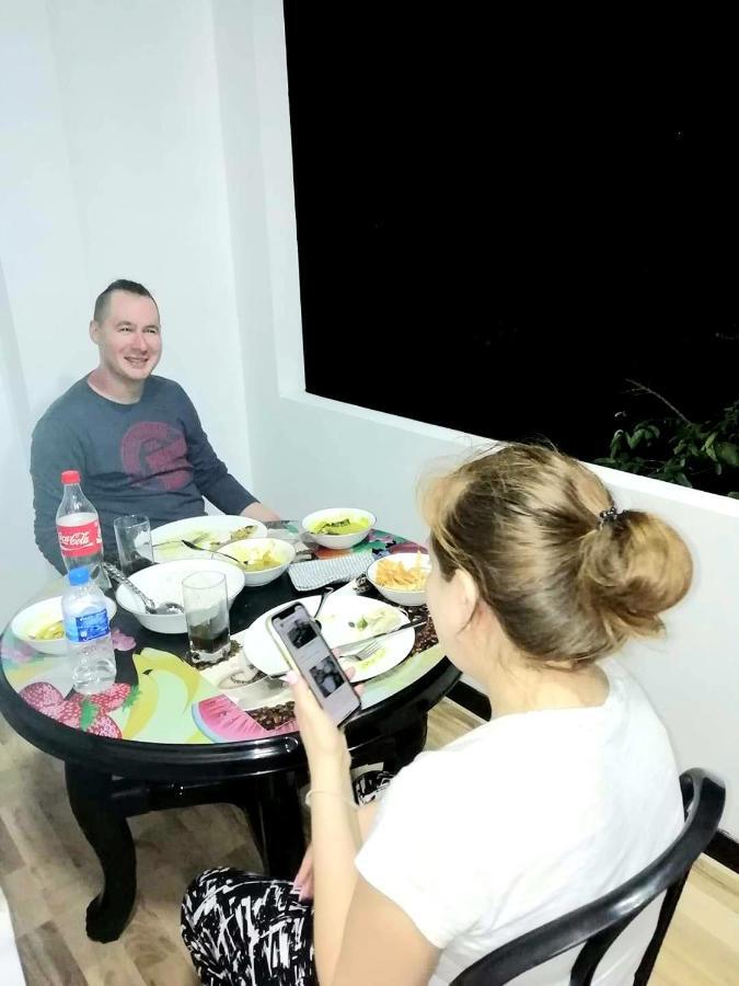 Sura Homestay Kandy Buitenkant foto
