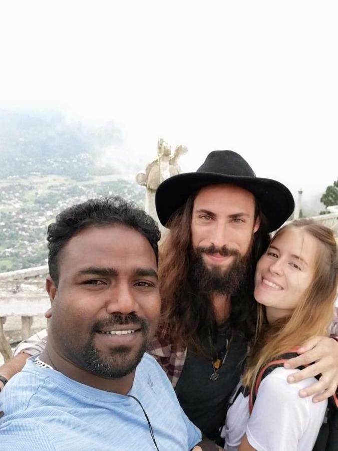 Sura Homestay Kandy Buitenkant foto