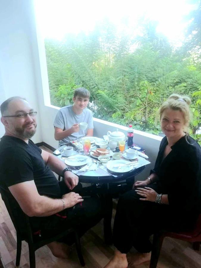 Sura Homestay Kandy Buitenkant foto
